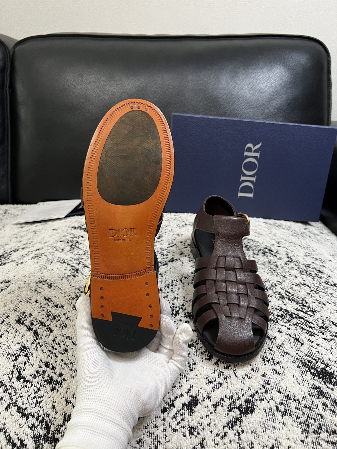 Dior  高品质  顶级工艺品  迪奥  皮鞋系列专柜同步原厂配置，意大利进口牛皮，全进口水染牛皮里垫，鞋底：原厂特供