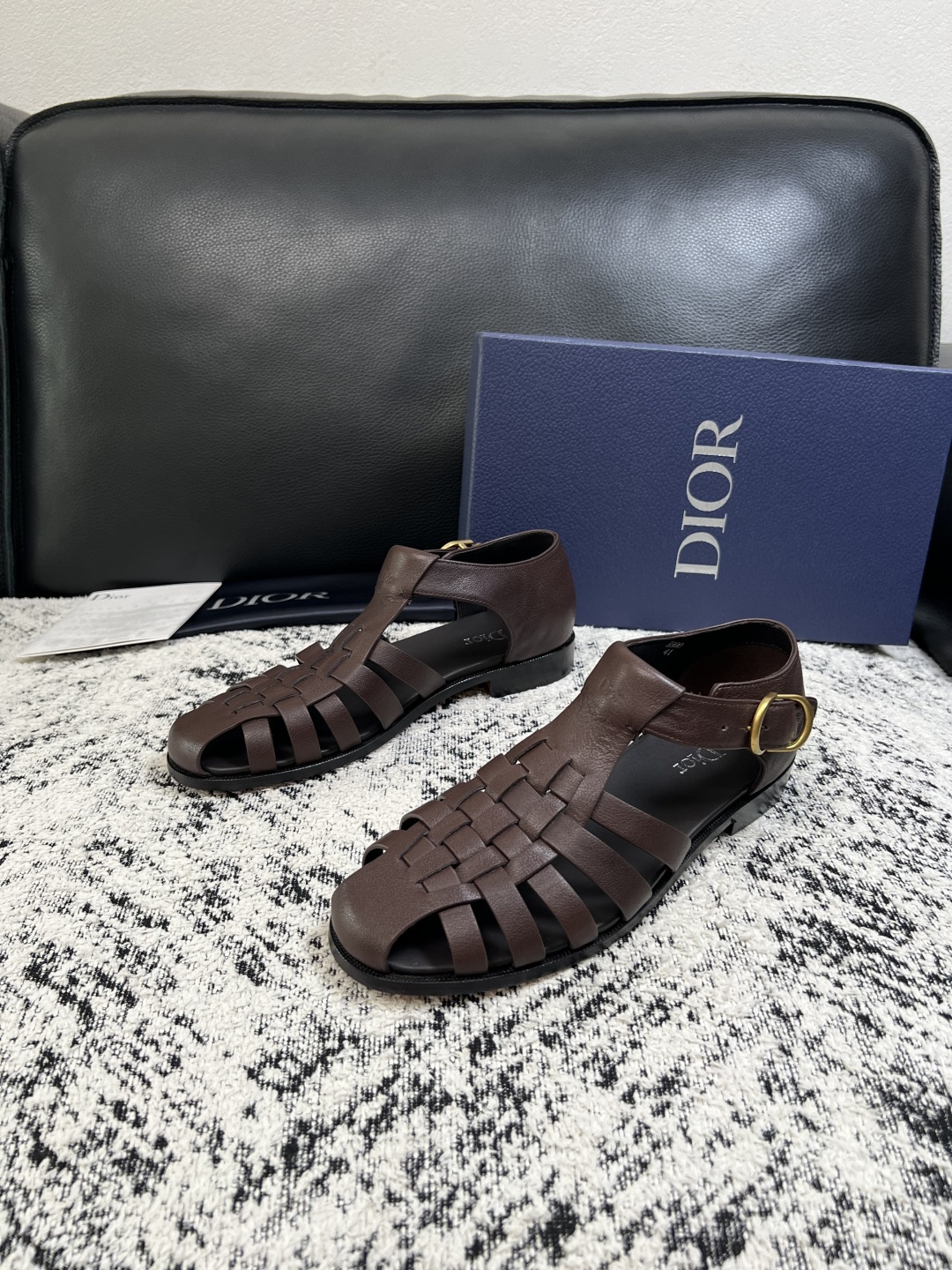 Dior  高品质  顶级工艺品  迪奥  皮鞋系列专柜同步原厂配置，意大利进口牛皮，全进口水染牛皮里垫，鞋底：原厂特供