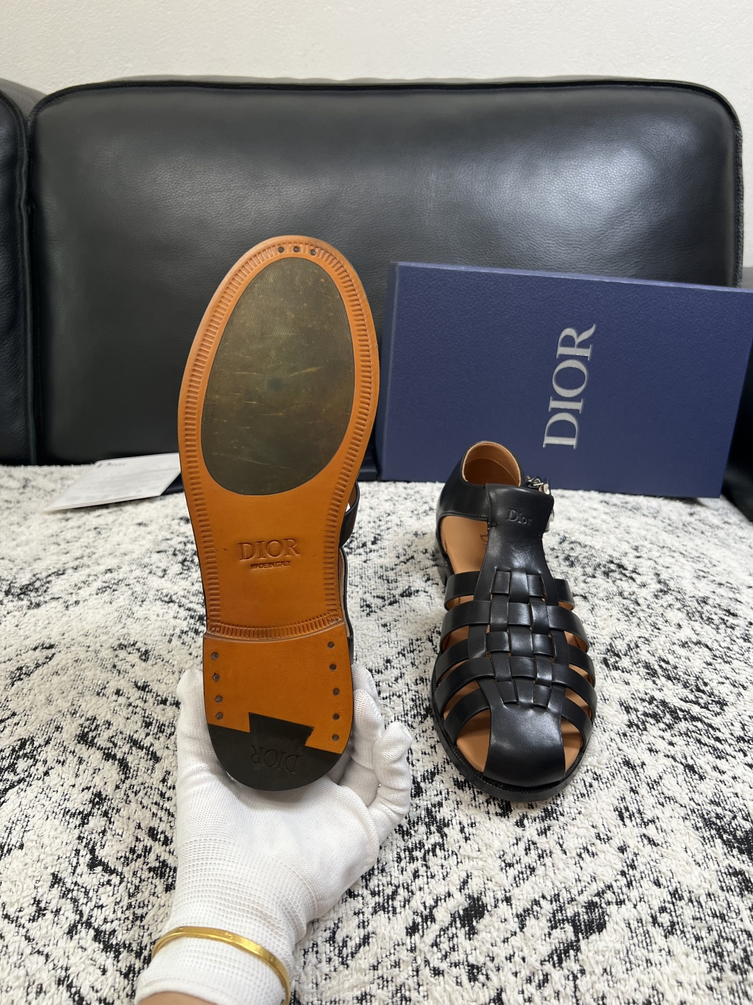Dior  高品质  顶级工艺品  迪奥  皮鞋系列专柜同步原厂配置，意大利进口牛皮，全进口水染牛皮里垫，鞋底：原厂特供