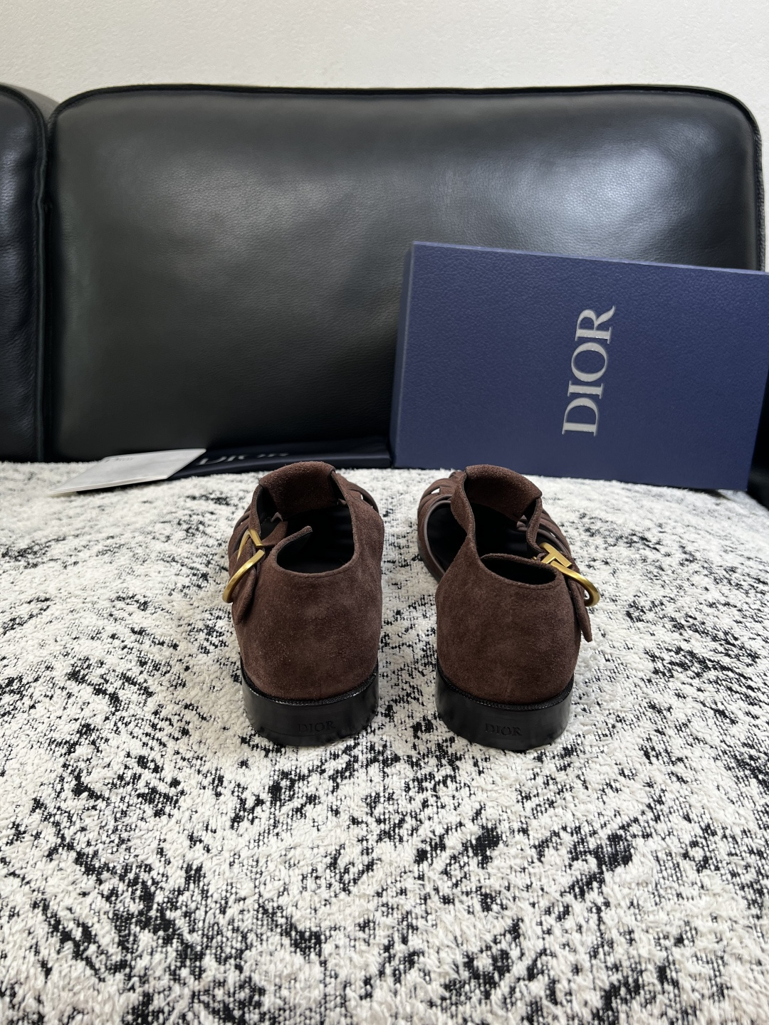 Dior  高品质  顶级工艺品  迪奥  皮鞋系列专柜同步原厂配置，意大利进口牛皮，全进口水染牛皮里垫，鞋底：原厂特供