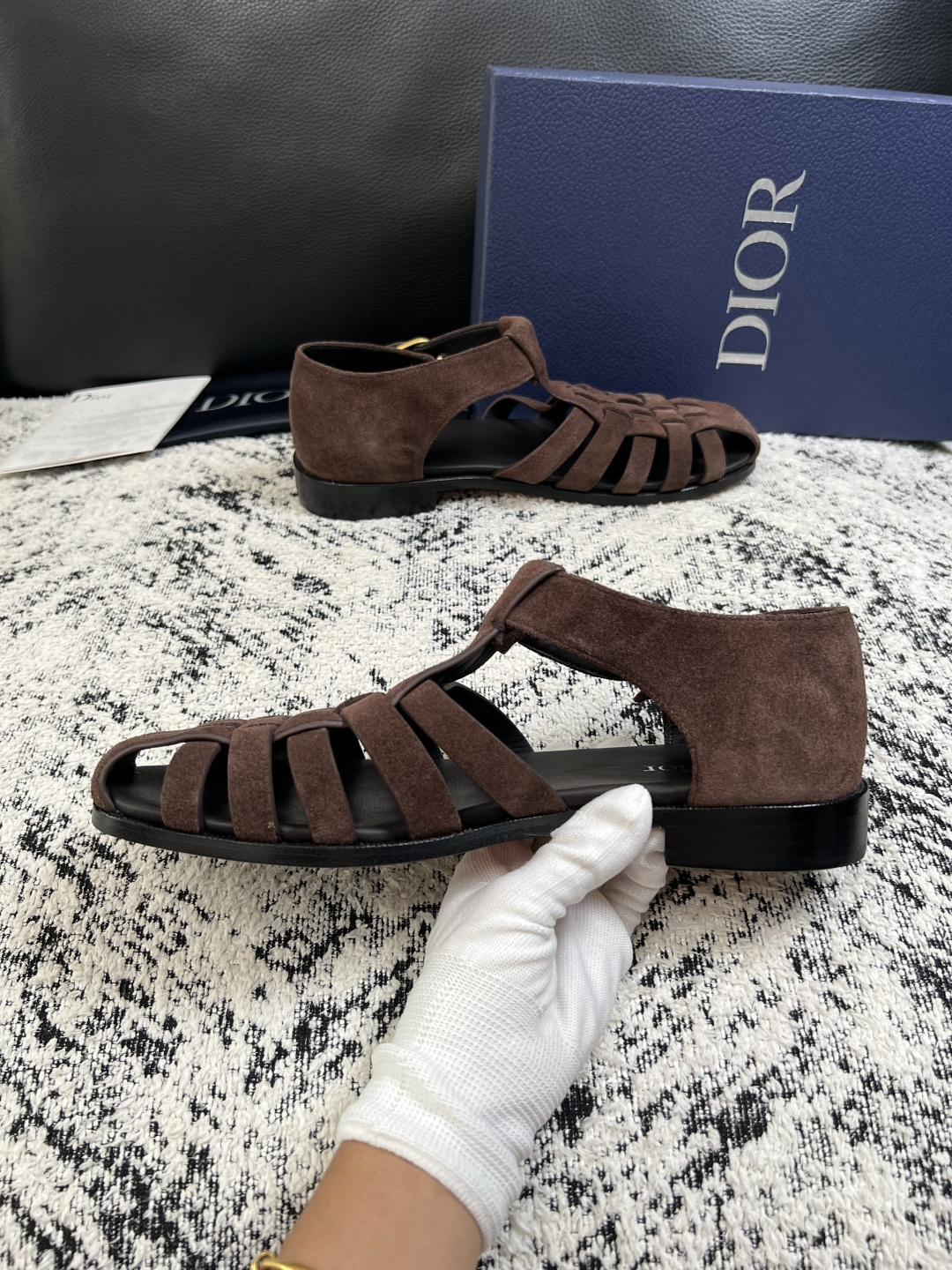 Dior  高品质  顶级工艺品  迪奥  皮鞋系列专柜同步原厂配置，意大利进口牛皮，全进口水染牛皮里垫，鞋底：原厂特供