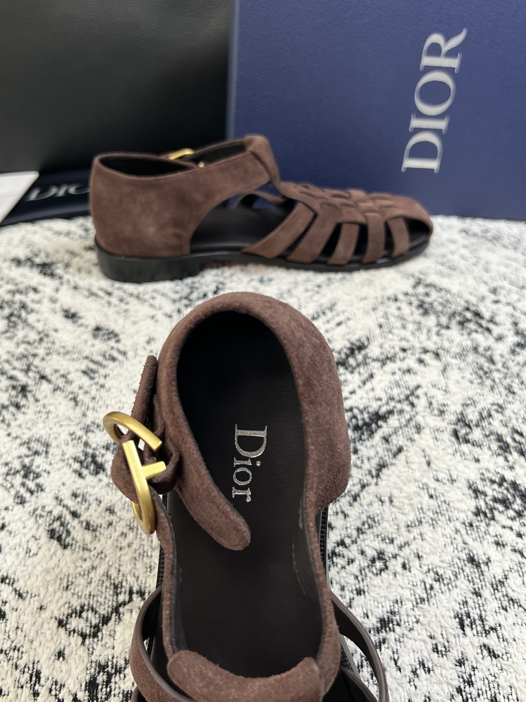Dior  高品质  顶级工艺品  迪奥  皮鞋系列专柜同步原厂配置，意大利进口牛皮，全进口水染牛皮里垫，鞋底：原厂特供