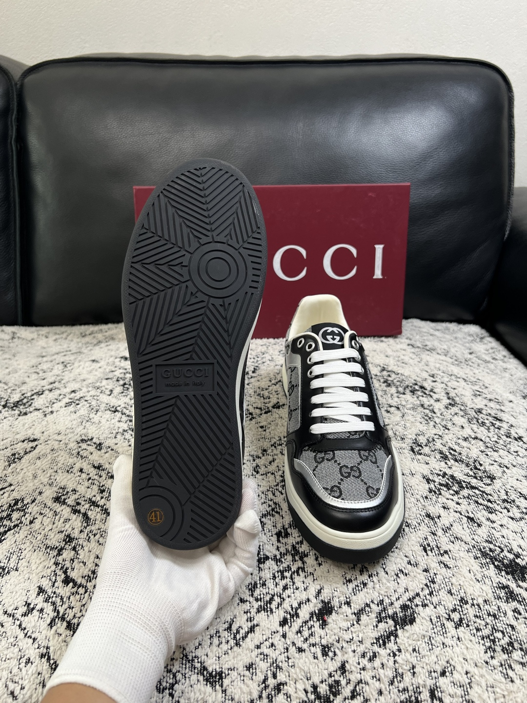 Gucci  高品质  顶级工艺品  古奇专柜新款，原厂配置意大利进口牛皮面料，进口牛皮内里垫，透气舒适，鞋底：原厂特供