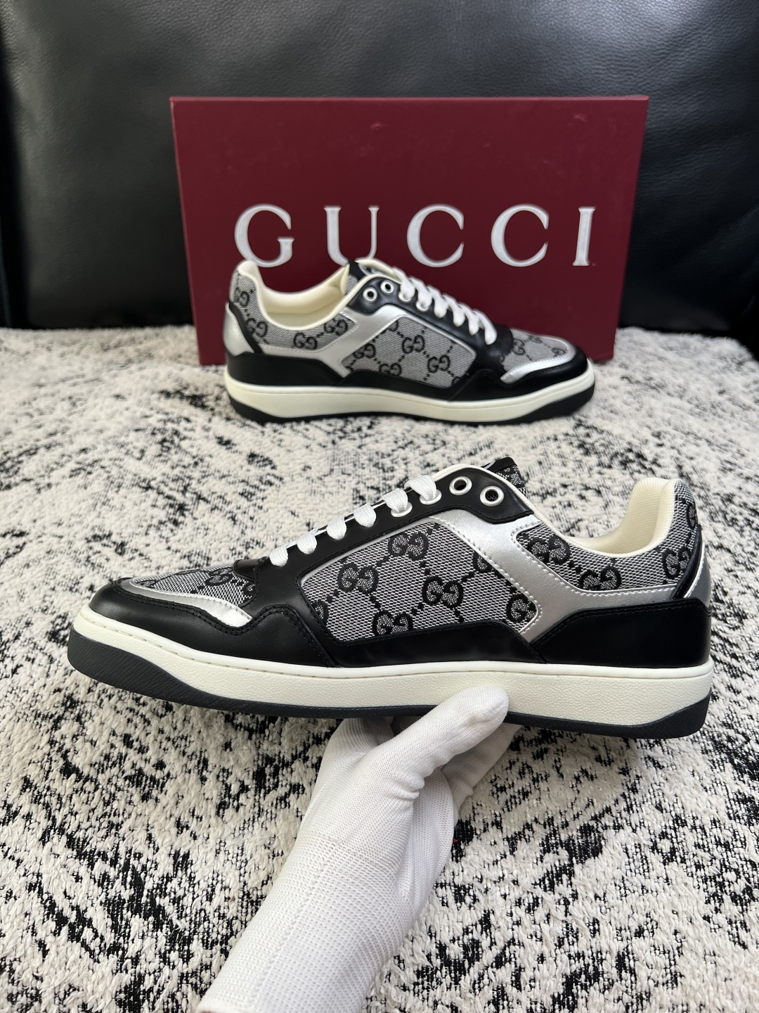 Gucci  高品质  顶级工艺品  古奇专柜新款，原厂配置意大利进口牛皮面料，进口牛皮内里垫，透气舒适，鞋底：原厂特供