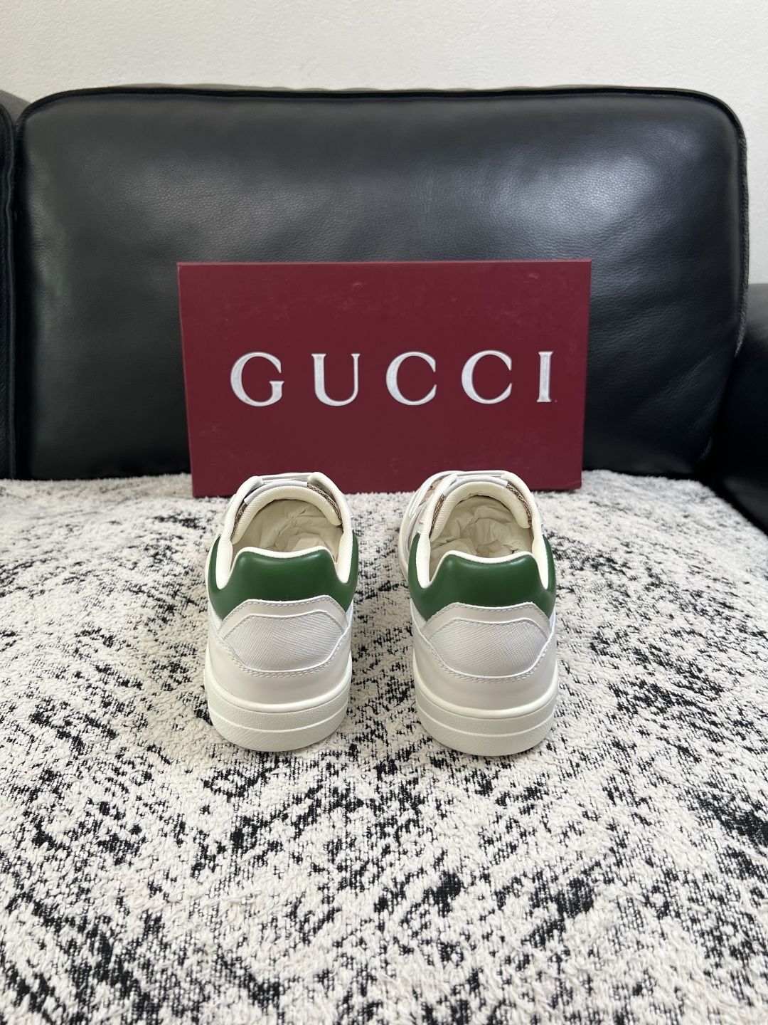 Gucci  高品质  顶级工艺品  古奇专柜新款，原厂配置意大利进口牛皮面料，进口牛皮内里垫，透气舒适，鞋底：原厂特供