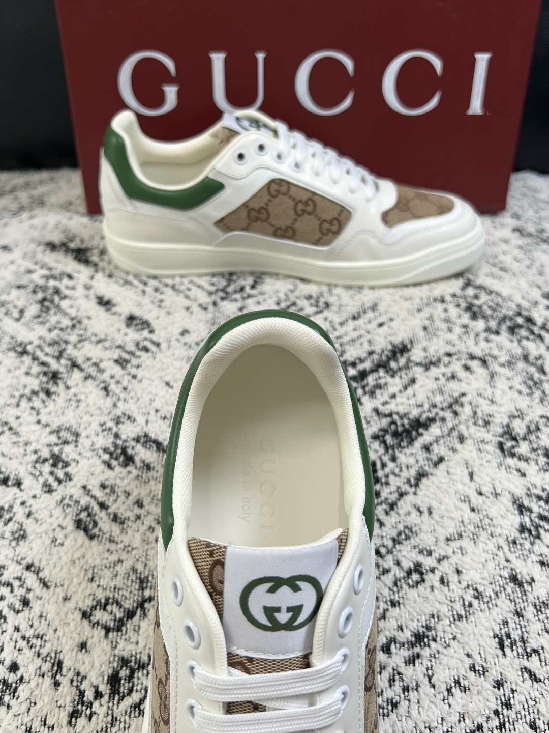 Gucci  高品质  顶级工艺品  古奇专柜新款，原厂配置意大利进口牛皮面料，进口牛皮内里垫，透气舒适，鞋底：原厂特供