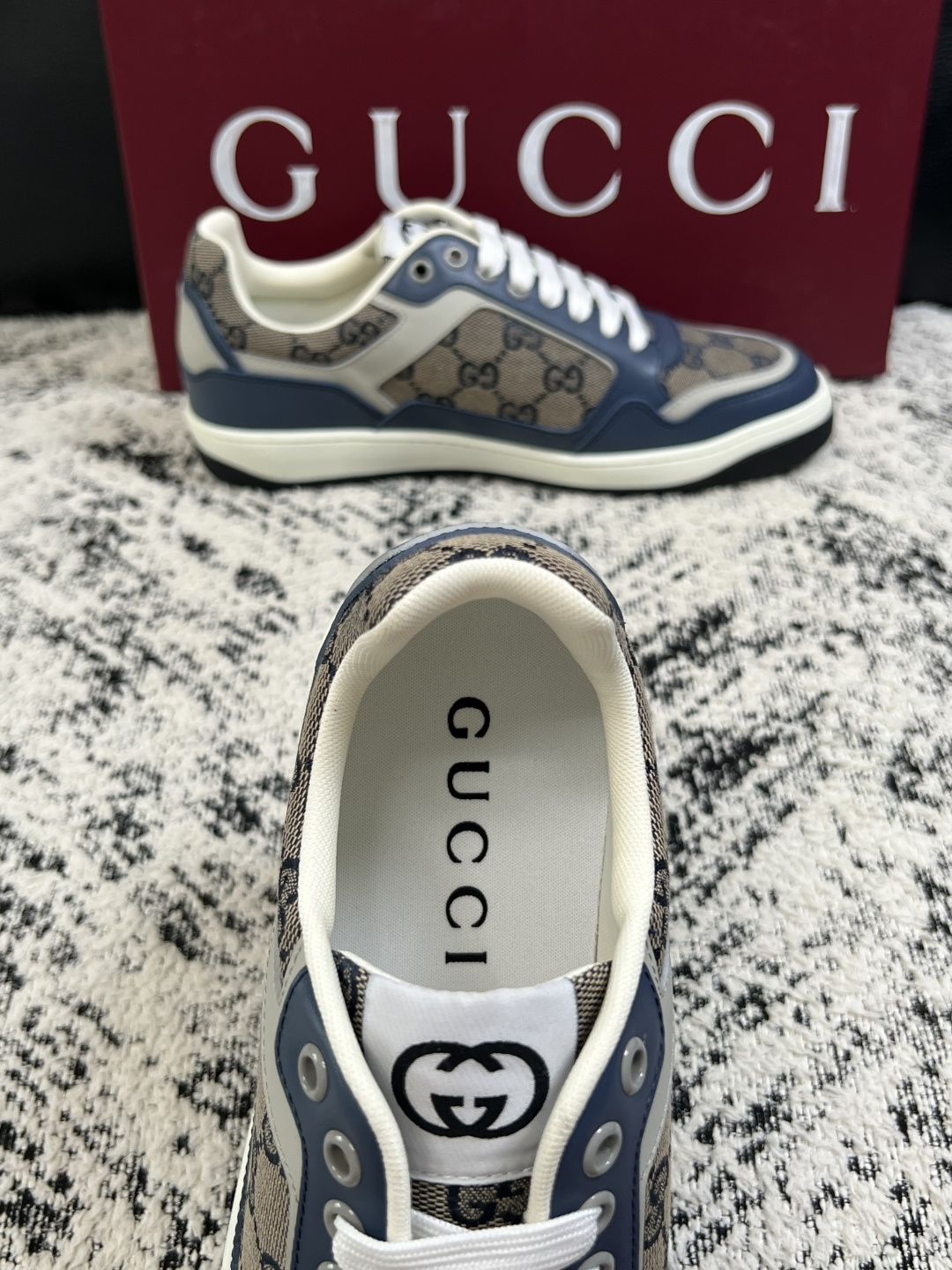 Gucci  高品质  顶级工艺品  古奇专柜新款，原厂配置意大利进口牛皮面料，进口牛皮内里垫，透气舒适，鞋底：原厂特供