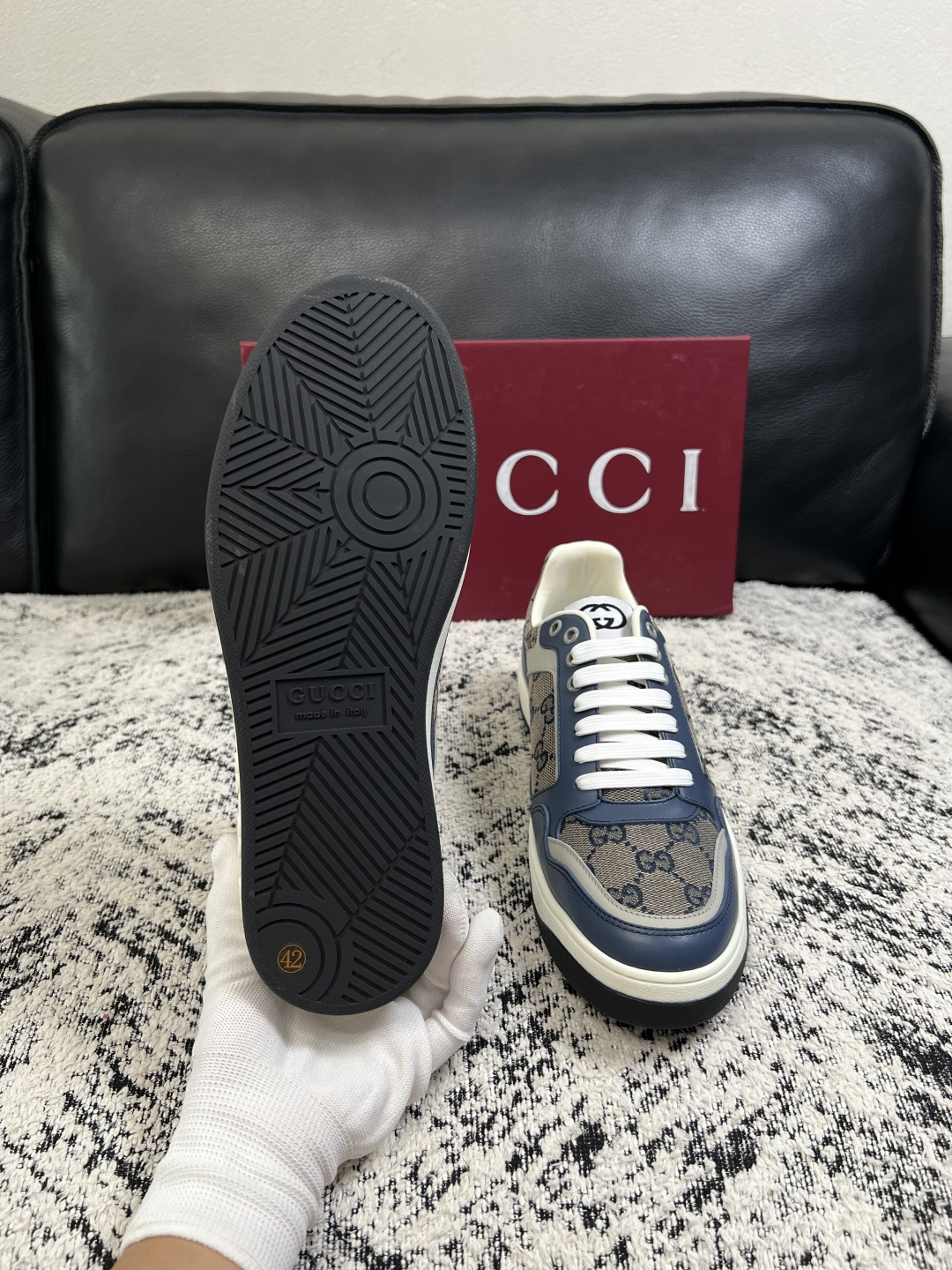 Gucci  高品质  顶级工艺品  古奇专柜新款，原厂配置意大利进口牛皮面料，进口牛皮内里垫，透气舒适，鞋底：原厂特供