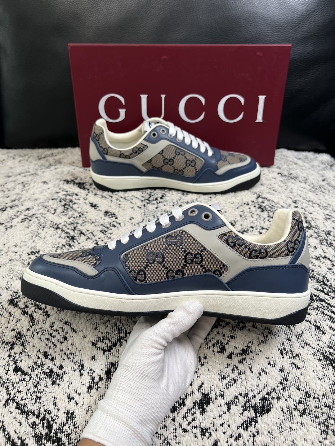 Gucci  高品质  顶级工艺品  古奇专柜新款，原厂配置意大利进口牛皮面料，进口牛皮内里垫，透气舒适，鞋底：原厂特供