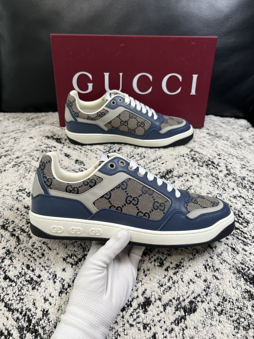 Gucci  高品质  顶级工艺品  古奇专柜新款，原厂配置意大利进口牛皮面料，进口牛皮内里垫，透气舒适，鞋底：原厂特供