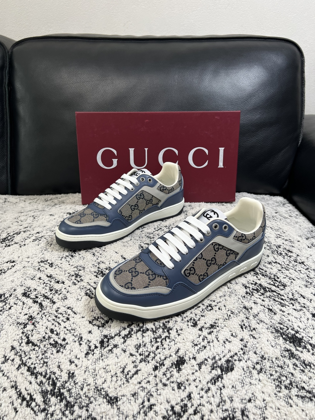 Gucci  高品质  顶级工艺品  古奇专柜新款，原厂配置意大利进口牛皮面料，进口牛皮内里垫，透气舒适，鞋底：原厂特供
