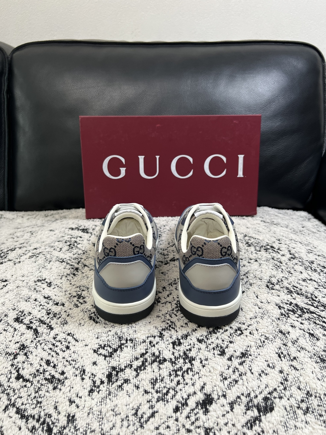 Gucci  高品质  顶级工艺品  古奇专柜新款，原厂配置意大利进口牛皮面料，进口牛皮内里垫，透气舒适，鞋底：原厂特供