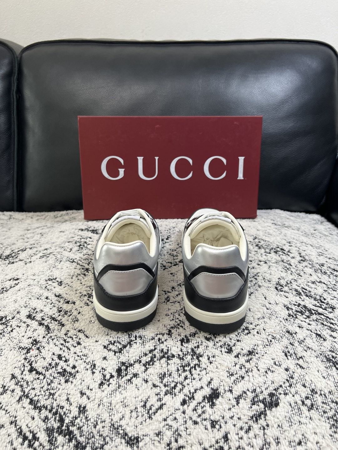 Gucci  高品质  顶级工艺品  古奇专柜新款，原厂配置意大利进口牛皮面料，进口牛皮内里垫，透气舒适，鞋底：原厂特供