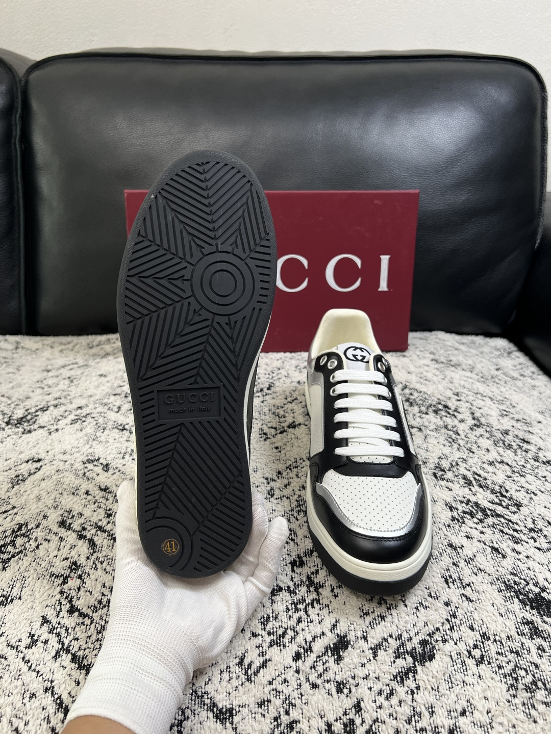 Gucci  高品质  顶级工艺品  古奇专柜新款，原厂配置意大利进口牛皮面料，进口牛皮内里垫，透气舒适，鞋底：原厂特供