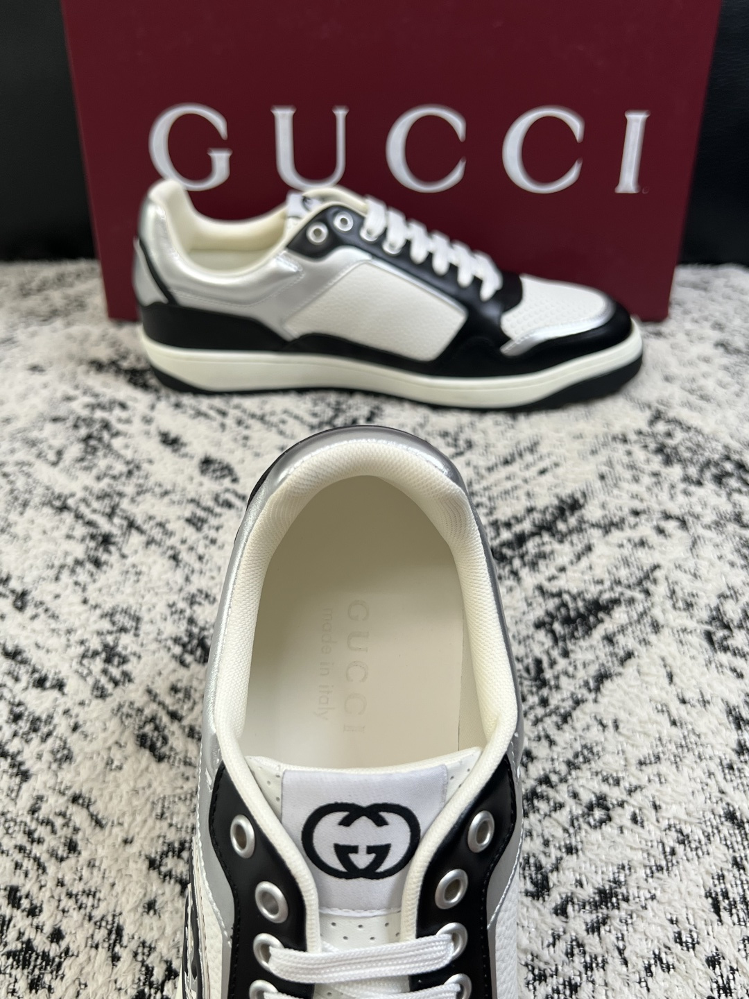 Gucci  高品质  顶级工艺品  古奇专柜新款，原厂配置意大利进口牛皮面料，进口牛皮内里垫，透气舒适，鞋底：原厂特供