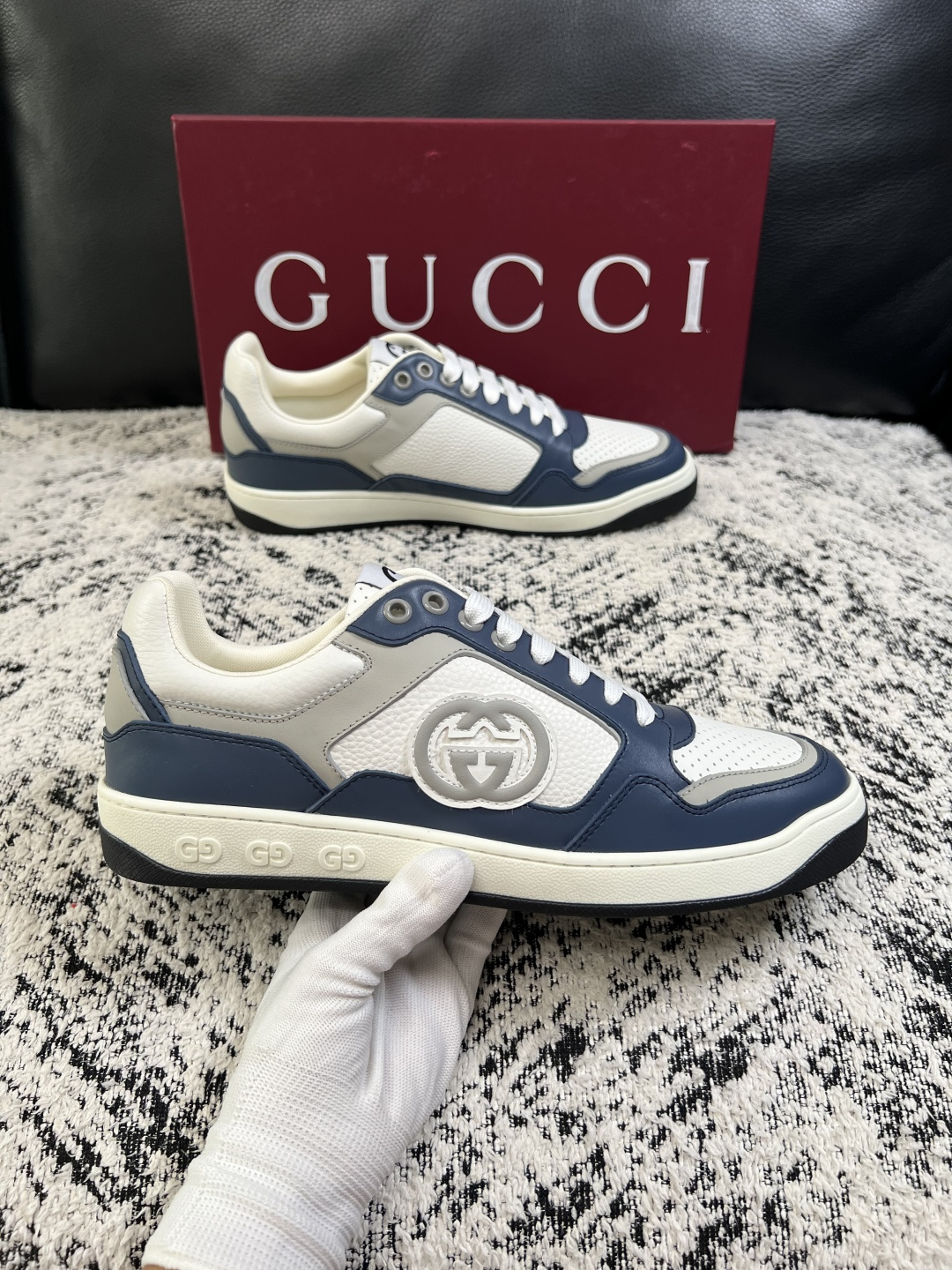 Gucci  高品质  顶级工艺品  古奇专柜新款，原厂配置意大利进口牛皮面料，进口牛皮内里垫，透气舒适，鞋底：原厂特供