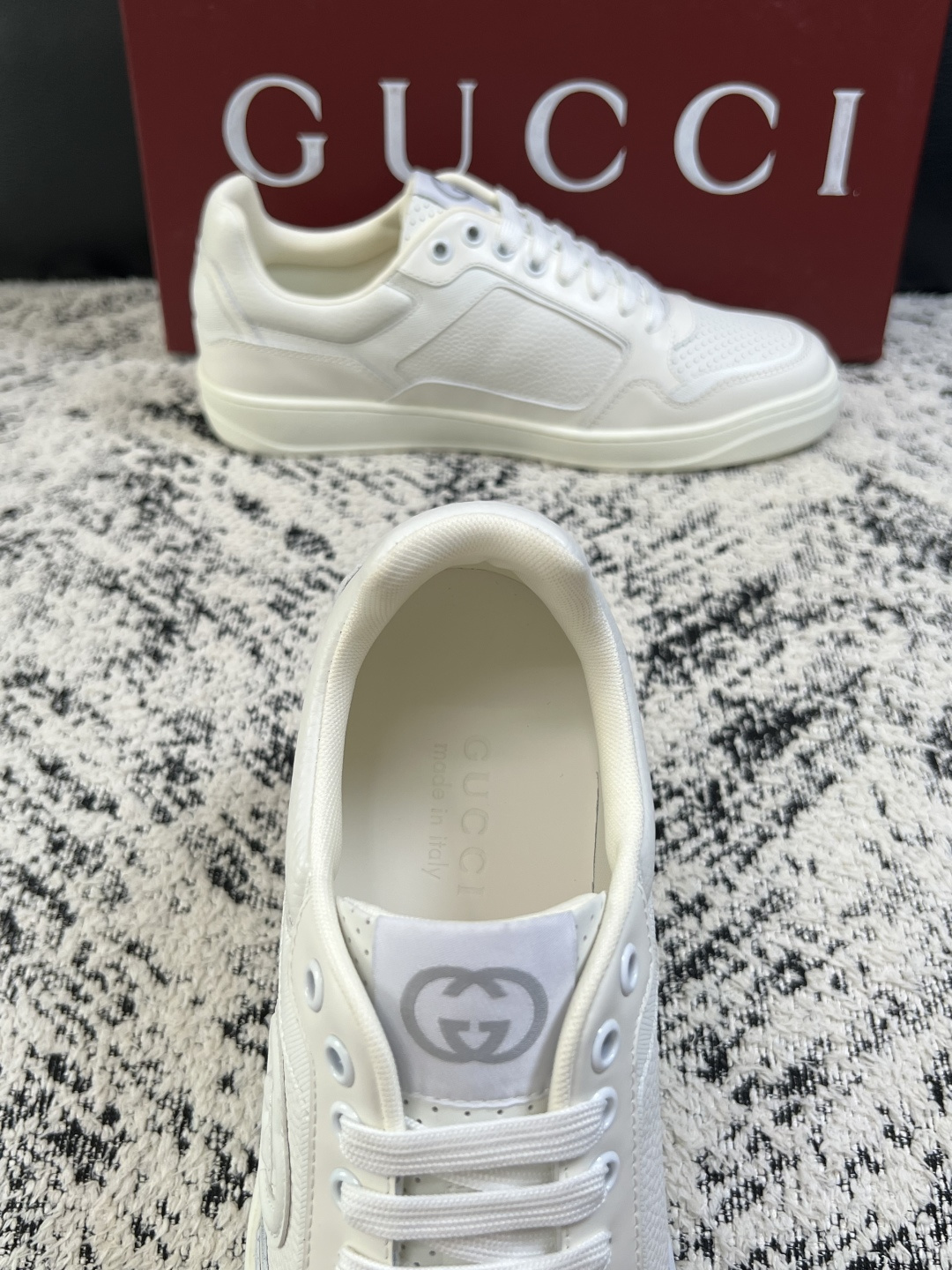Gucci  高品质  顶级工艺品  古奇专柜新款，原厂配置意大利进口牛皮面料，进口牛皮内里垫，透气舒适，鞋底：原厂特供