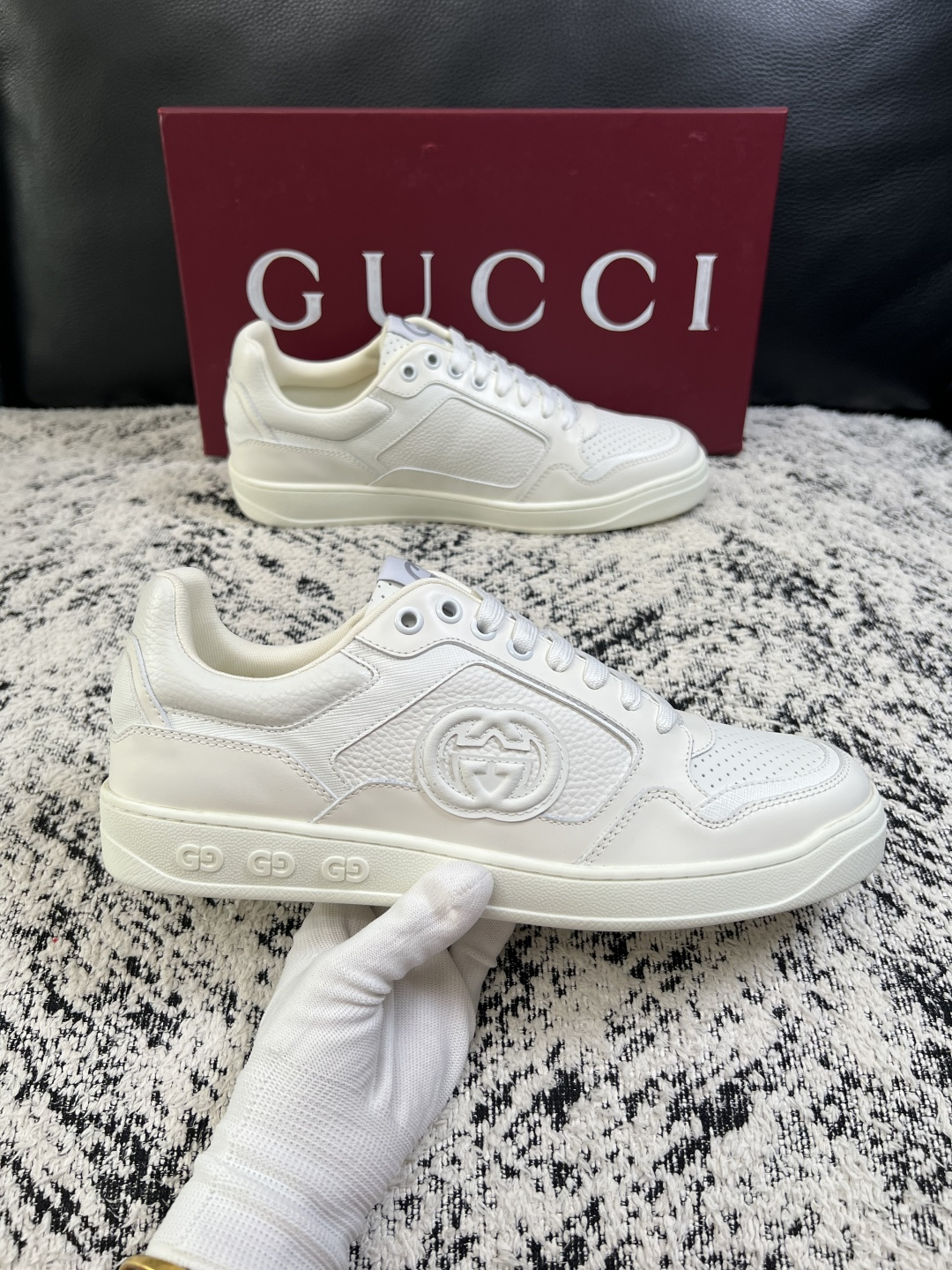 Gucci  高品质  顶级工艺品  古奇专柜新款，原厂配置意大利进口牛皮面料，进口牛皮内里垫，透气舒适，鞋底：原厂特供