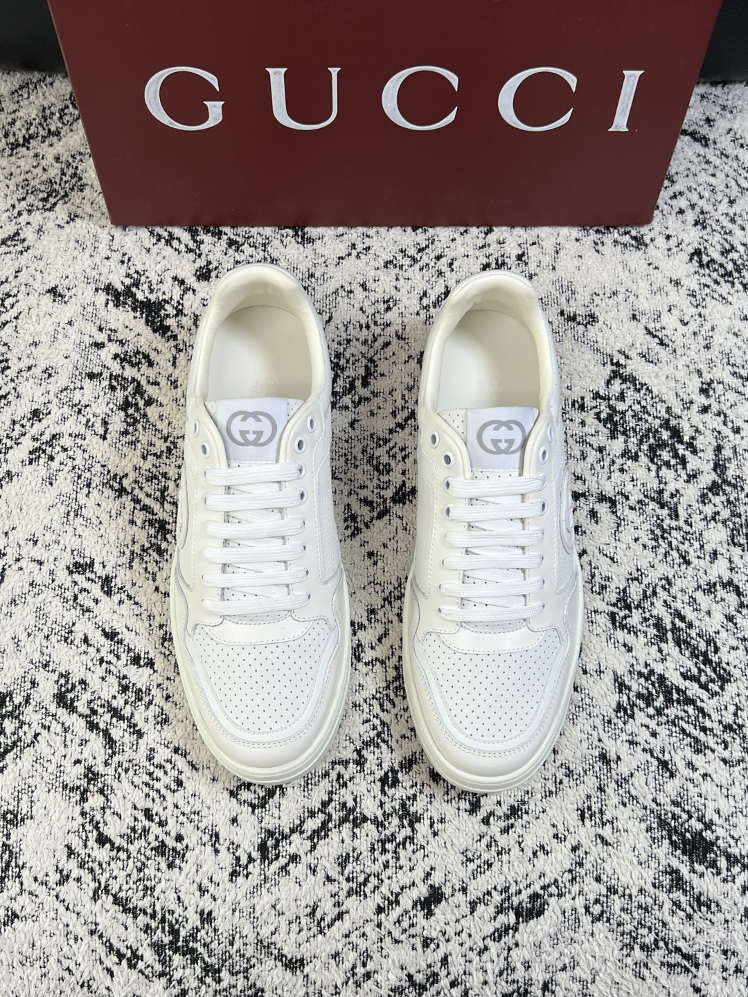 Gucci  高品质  顶级工艺品  古奇专柜新款，原厂配置意大利进口牛皮面料，进口牛皮内里垫，透气舒适，鞋底：原厂特供