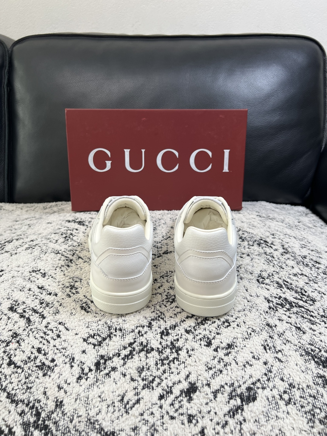 Gucci  高品质  顶级工艺品  古奇专柜新款，原厂配置意大利进口牛皮面料，进口牛皮内里垫，透气舒适，鞋底：原厂特供