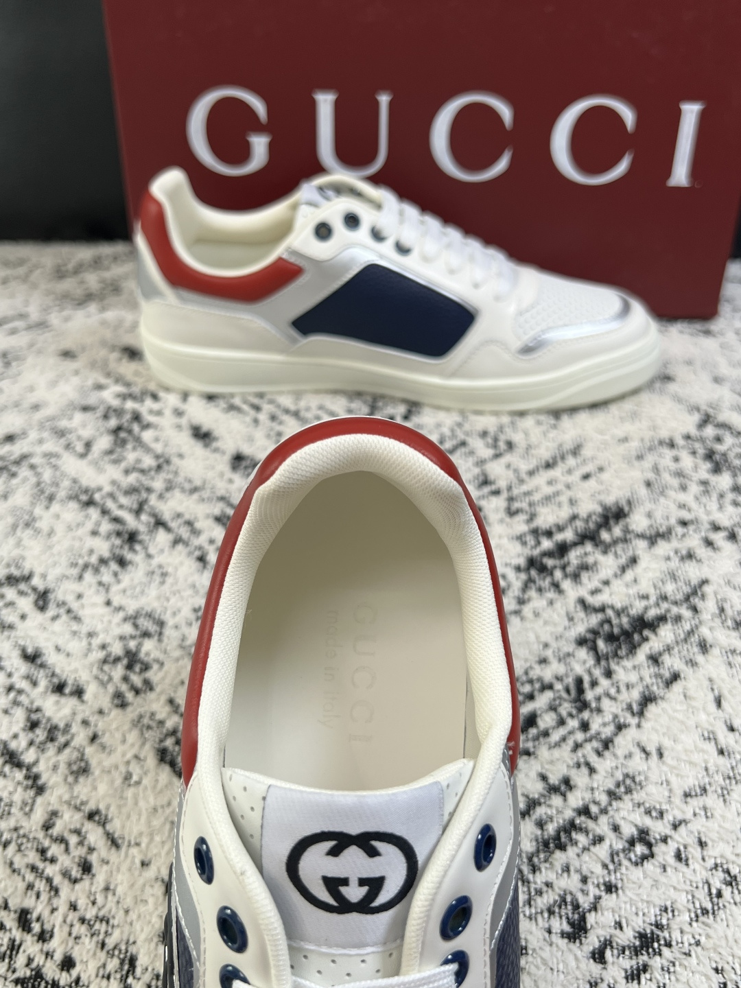 Gucci  高品质  顶级工艺品  古奇专柜新款，原厂配置意大利进口牛皮面料，进口牛皮内里垫，透气舒适，鞋底：原厂特供