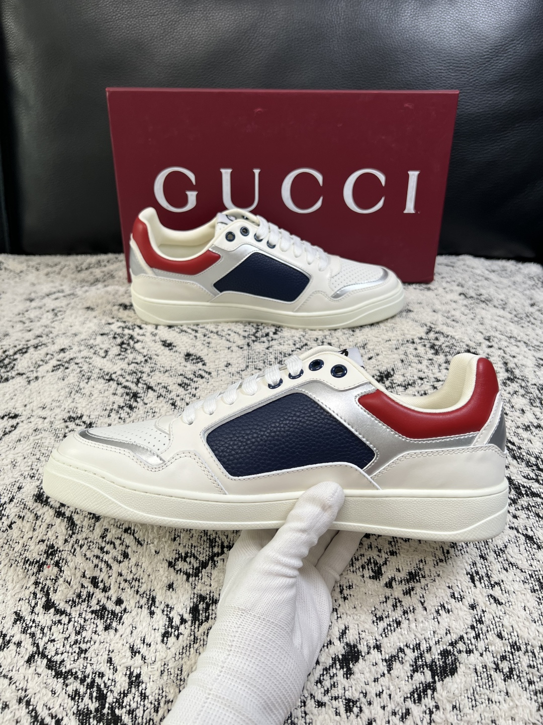 Gucci  高品质  顶级工艺品  古奇专柜新款，原厂配置意大利进口牛皮面料，进口牛皮内里垫，透气舒适，鞋底：原厂特供
