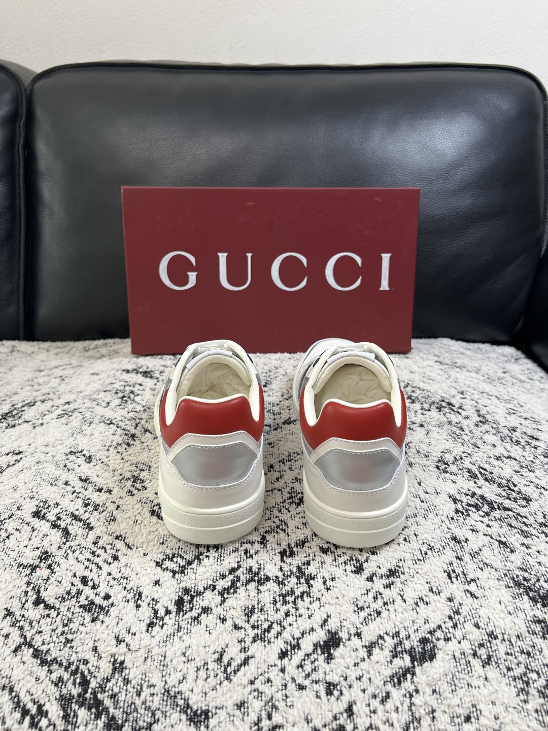Gucci  高品质  顶级工艺品  古奇专柜新款，原厂配置意大利进口牛皮面料，进口牛皮内里垫，透气舒适，鞋底：原厂特供
