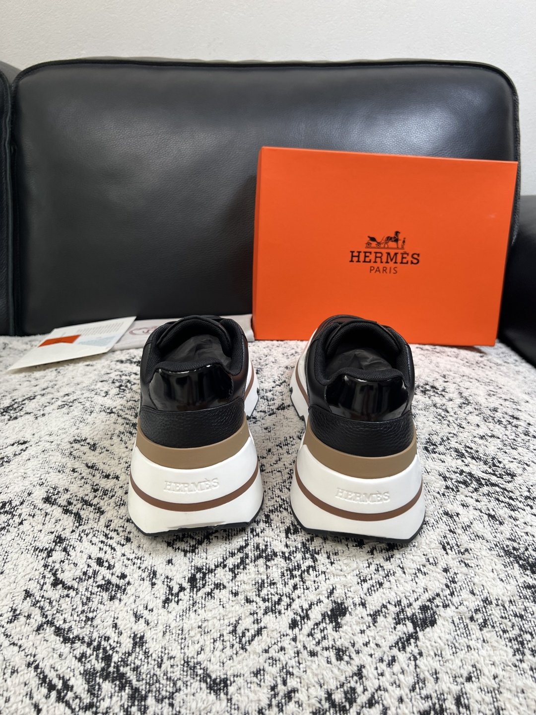 Hermes  高品质  顶级工艺品  爱马仕 专柜同步发售原厂配置，意大利进口原版牛皮面料，高品质拼接工艺，全进口水染