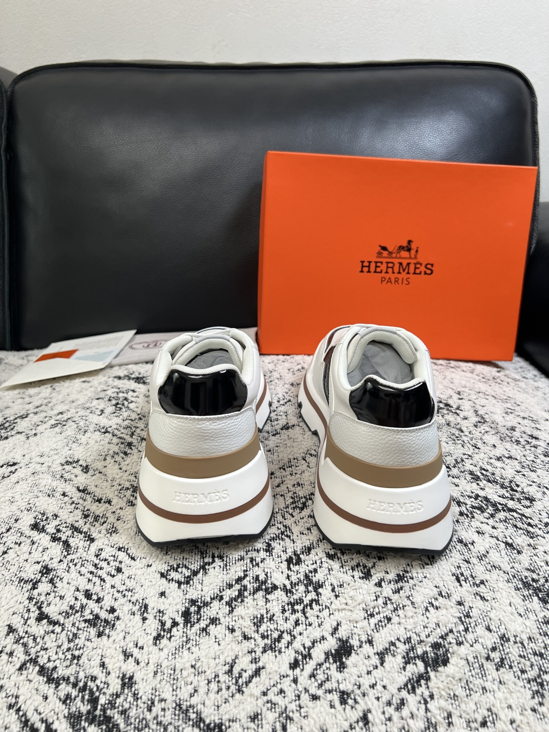Hermes  高品质  顶级工艺品  爱马仕 专柜同步发售原厂配置，意大利进口原版牛皮面料，高品质拼接工艺，全进口水染