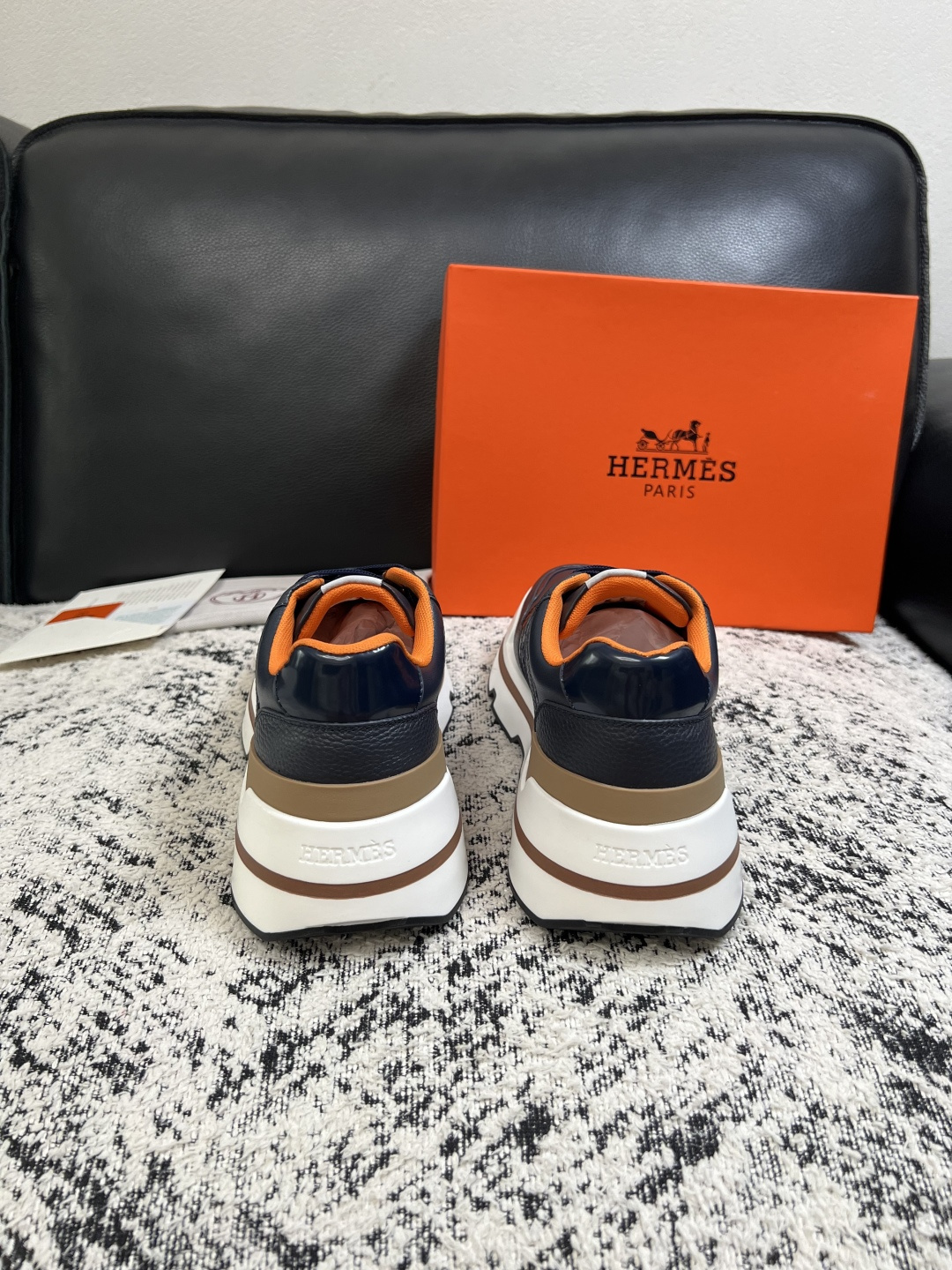 Hermes  高品质  顶级工艺品  爱马仕 专柜同步发售原厂配置，意大利进口原版牛皮面料，高品质拼接工艺，全进口水染