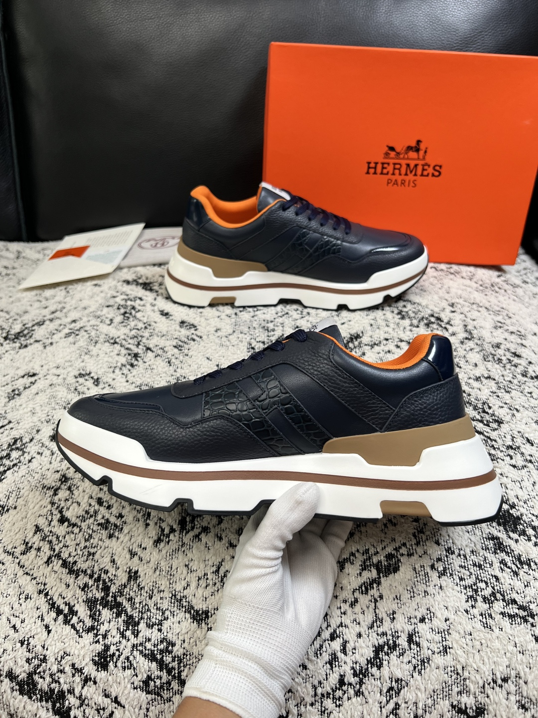 Hermes  高品质  顶级工艺品  爱马仕 专柜同步发售原厂配置，意大利进口原版牛皮面料，高品质拼接工艺，全进口水染