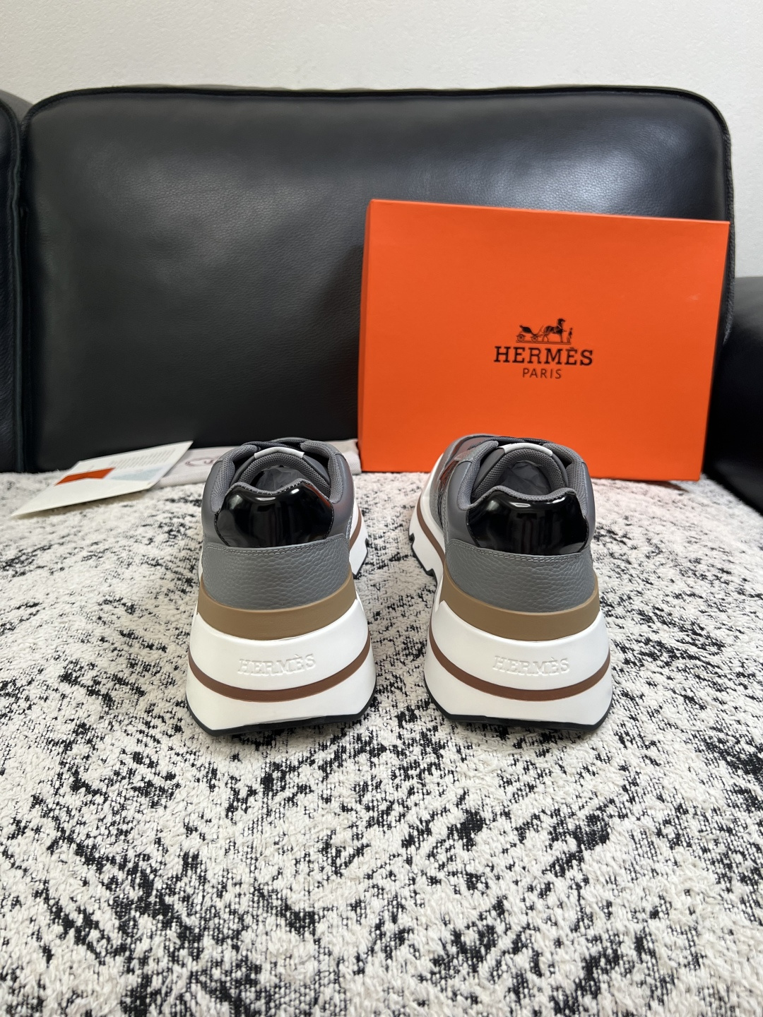 Hermes  高品质  顶级工艺品  爱马仕 专柜同步发售原厂配置，意大利进口原版牛皮面料，高品质拼接工艺，全进口水染