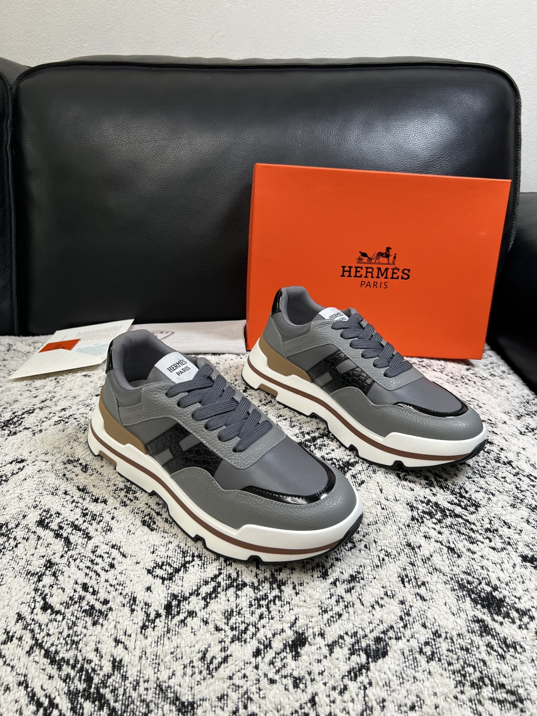 Hermes  高品质  顶级工艺品  爱马仕 专柜同步发售原厂配置，意大利进口原版牛皮面料，高品质拼接工艺，全进口水染
