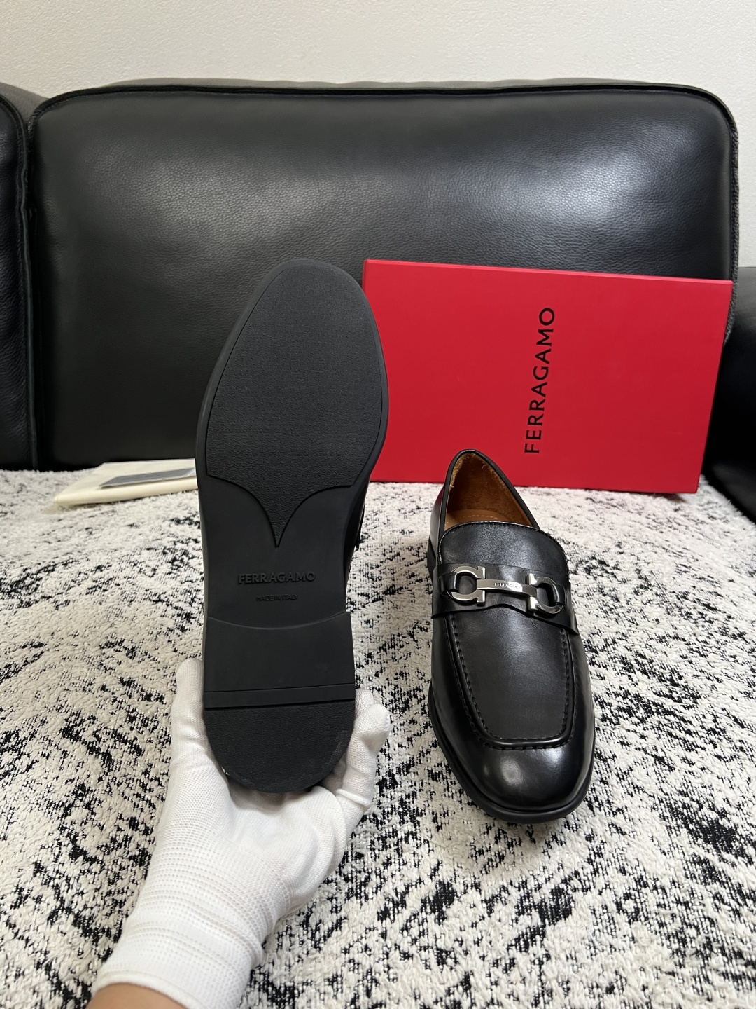 Ferragamo  高品质  顶级工艺品  菲拉格慕  皮鞋专柜同步发售原厂配置，意大利进口原版牛皮，进口水染牛里 ，