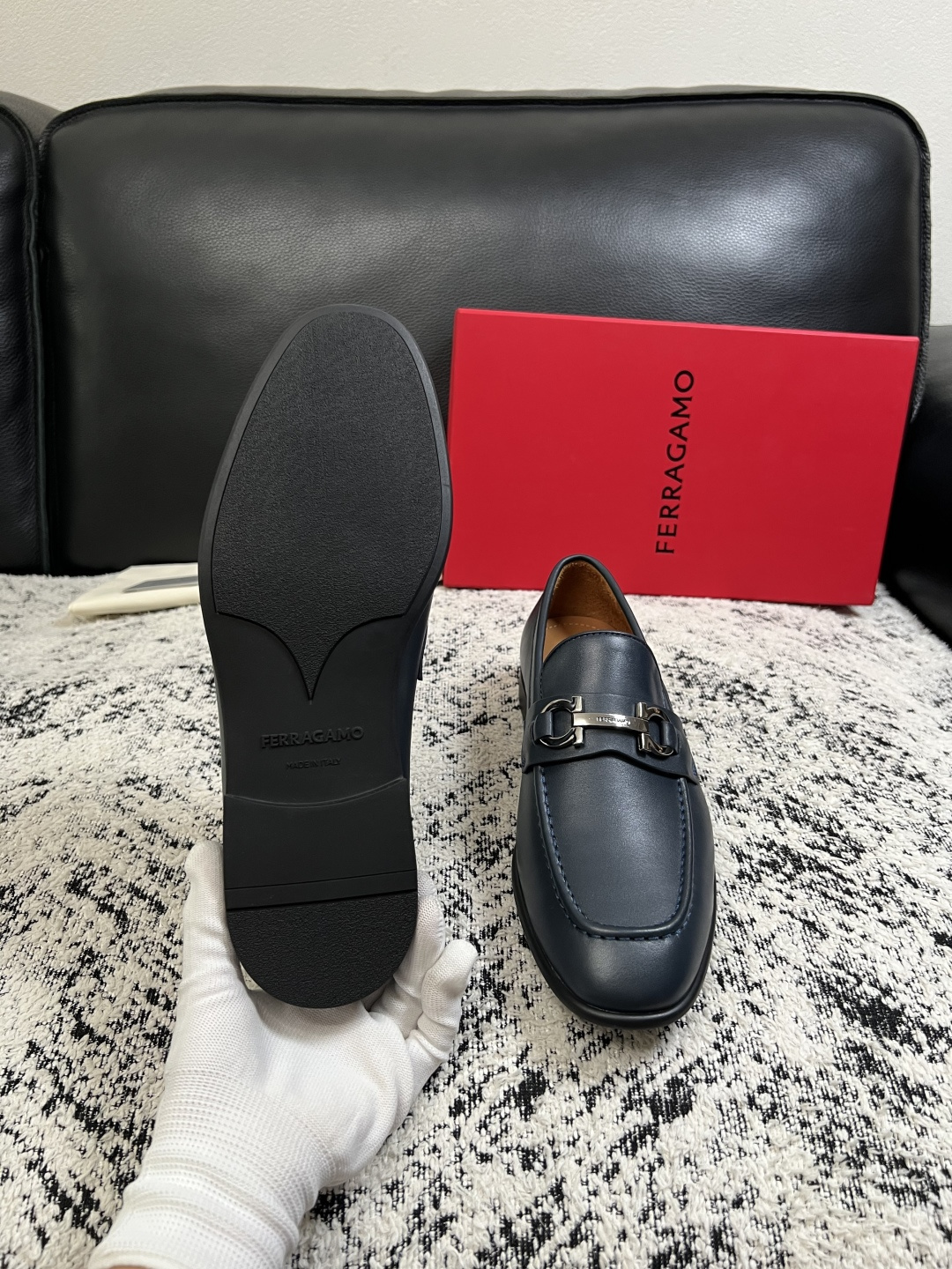 Ferragamo  高品质  顶级工艺品  菲拉格慕  皮鞋专柜同步发售原厂配置，意大利进口原版牛皮，进口水染牛里 ，