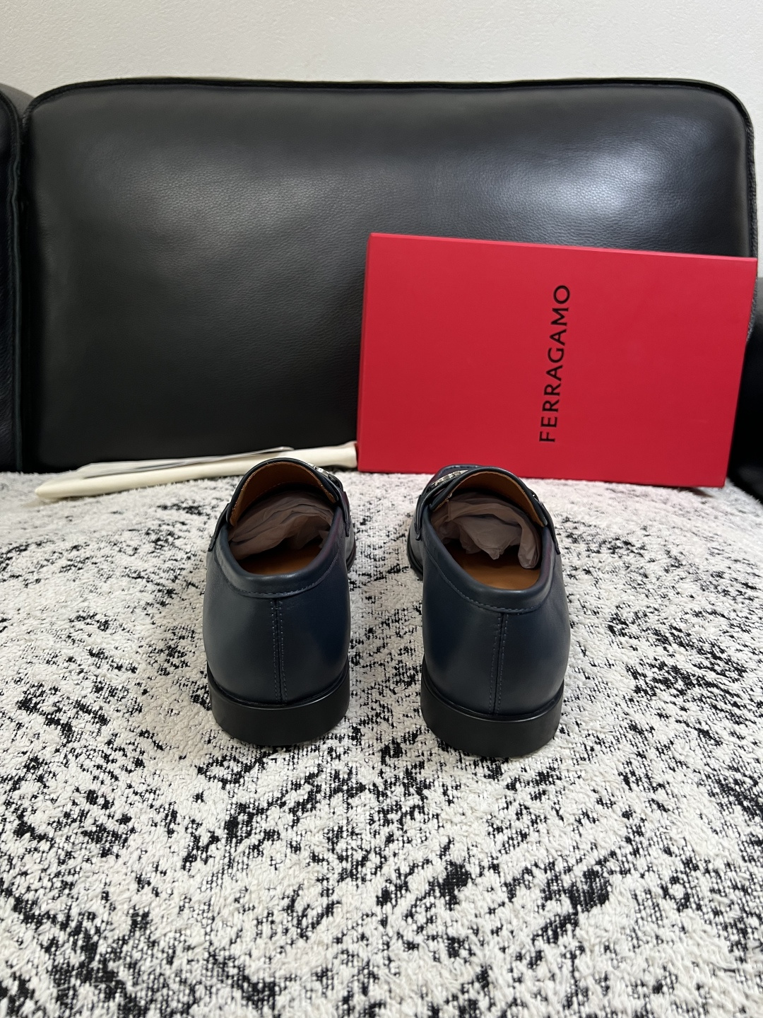 Ferragamo  高品质  顶级工艺品  菲拉格慕  皮鞋专柜同步发售原厂配置，意大利进口原版牛皮，进口水染牛里 ，