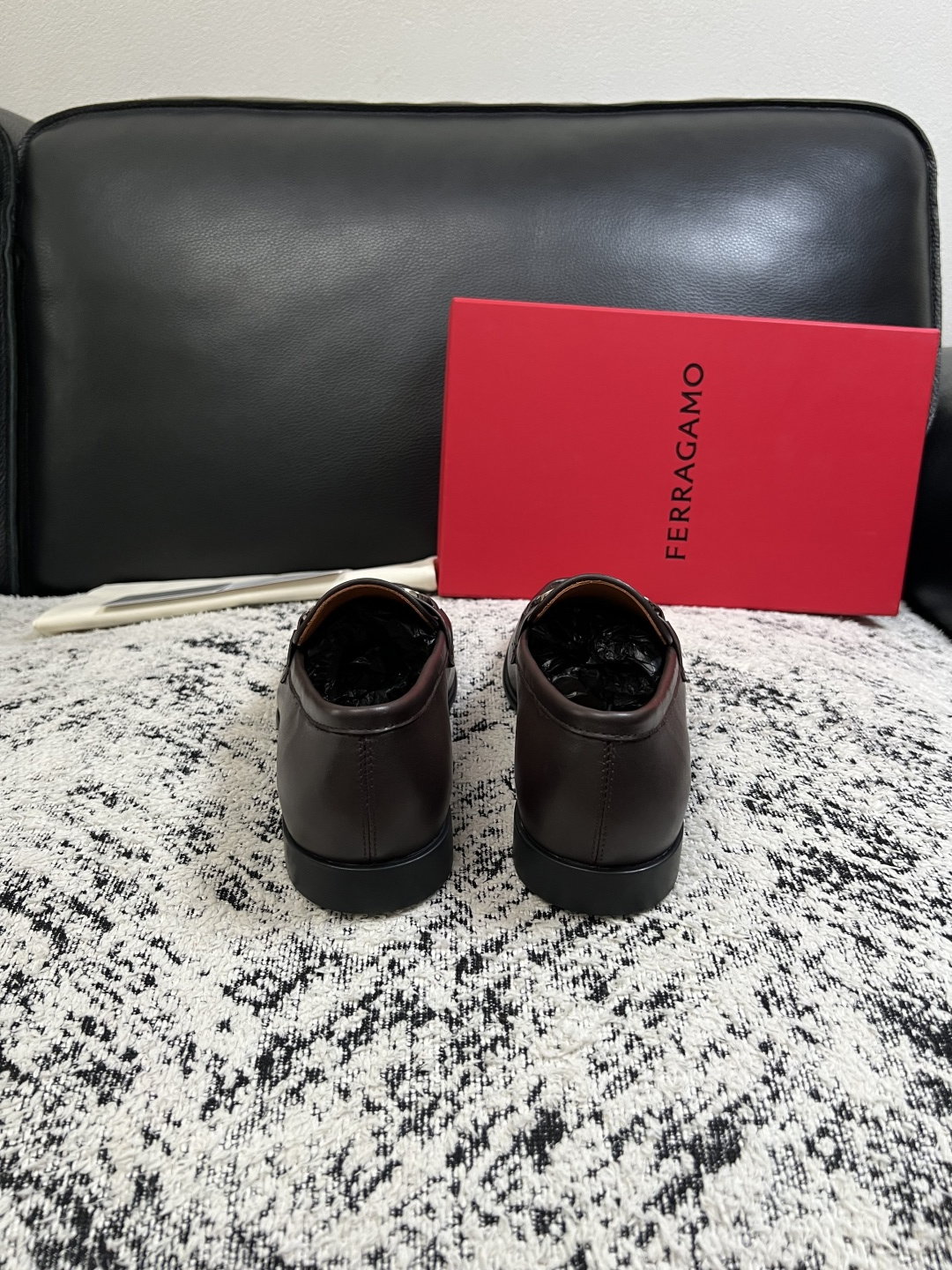 Ferragamo  高品质  顶级工艺品  菲拉格慕  皮鞋专柜同步发售原厂配置，意大利进口原版牛皮，进口水染牛里 ，