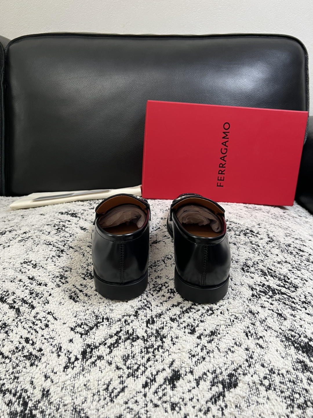 Ferragamo  高品质  顶级工艺品  菲拉格慕  皮鞋专柜同步发售原厂配置，意大利进口原版牛皮，进口水染牛里 ，