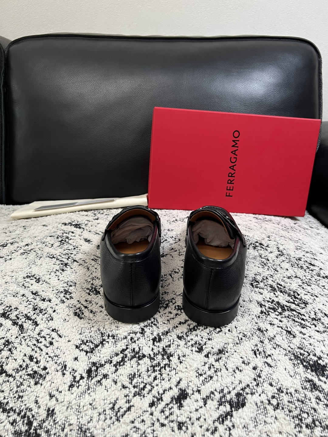 Ferragamo  高品质  顶级工艺品  菲拉格慕  皮鞋专柜同步发售原厂配置，意大利进口原版牛皮，进口水染牛里 ，