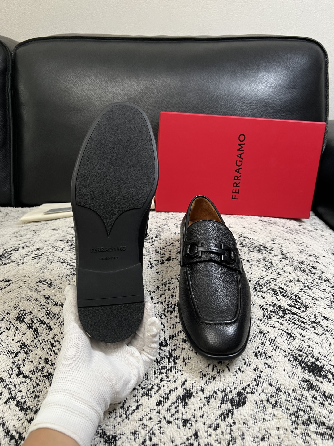 Ferragamo  高品质  顶级工艺品  菲拉格慕  皮鞋专柜同步发售原厂配置，意大利进口原版牛皮，进口水染牛里 ，