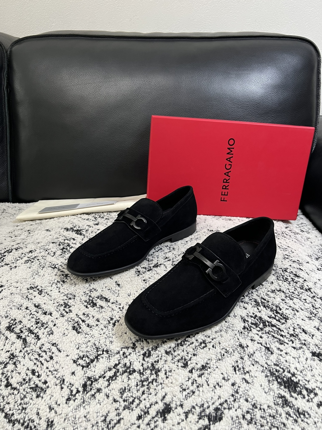 Ferragamo  高品质  顶级工艺品  菲拉格慕  皮鞋专柜同步发售原厂配置，意大利进口原版牛皮，进口水染牛里 ，