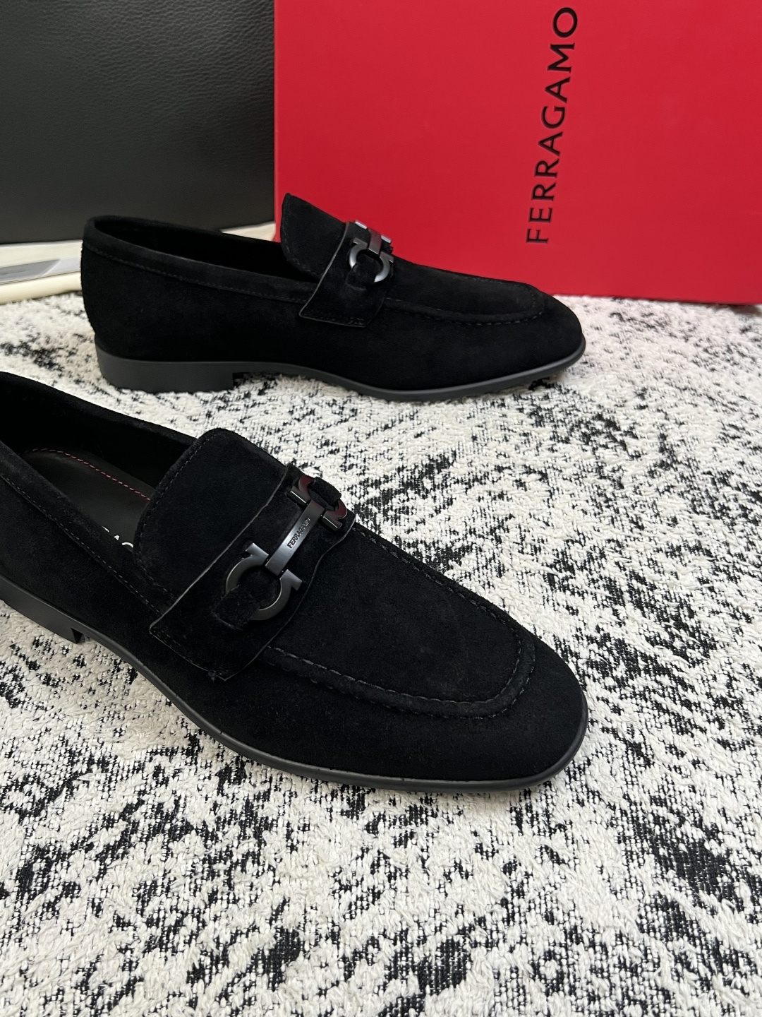 Ferragamo  高品质  顶级工艺品  菲拉格慕  皮鞋专柜同步发售原厂配置，意大利进口原版牛皮，进口水染牛里 ，