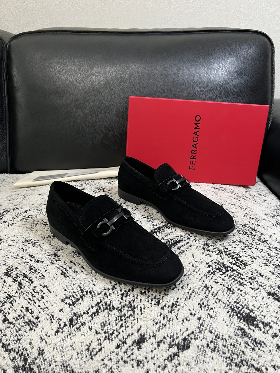Ferragamo  高品质  顶级工艺品  菲拉格慕  皮鞋专柜同步发售原厂配置，意大利进口原版牛皮，进口水染牛里 ，