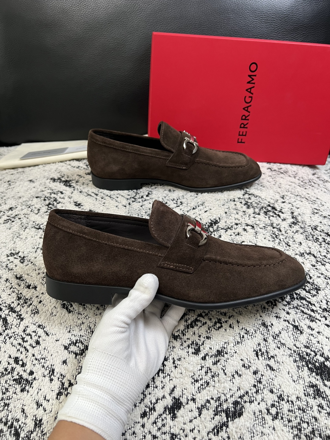 Ferragamo  高品质  顶级工艺品  菲拉格慕  皮鞋专柜同步发售原厂配置，意大利进口原版牛皮，进口水染牛里 ，