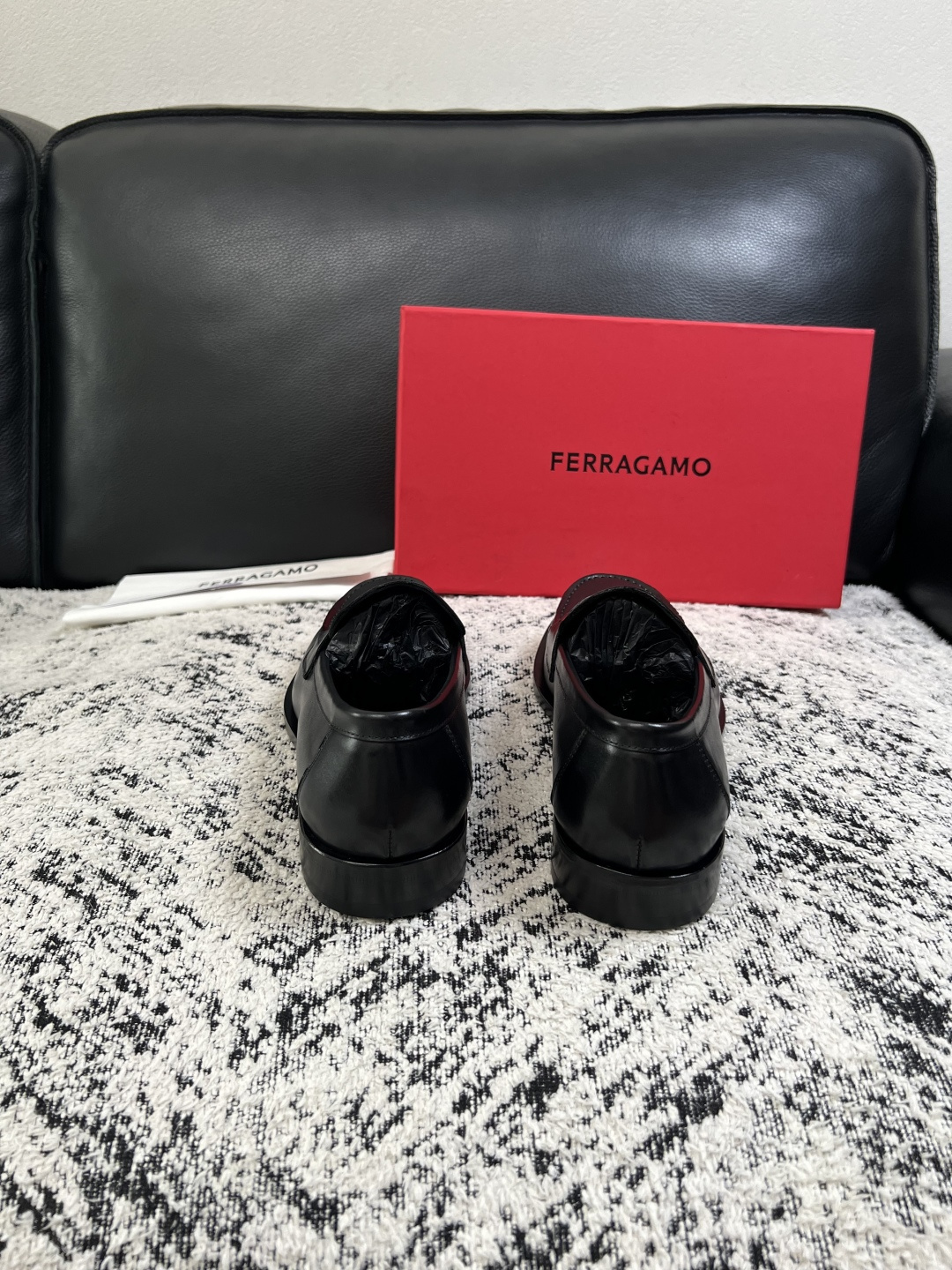 Ferragamo  高品质  顶级工艺品  菲拉格慕  皮鞋专柜同步发售原厂配置，意大利进口原版牛皮，进口水染牛里 ，