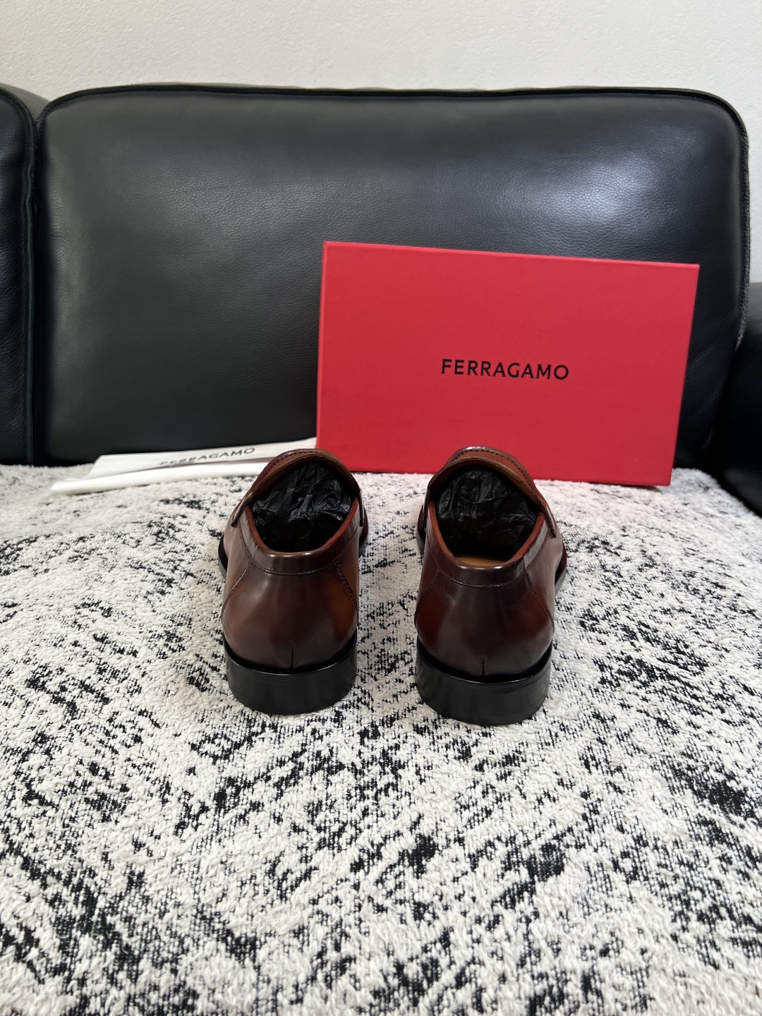 Ferragamo  高品质  顶级工艺品  菲拉格慕  皮鞋专柜同步发售原厂配置，意大利进口原版牛皮，进口水染牛里 ，