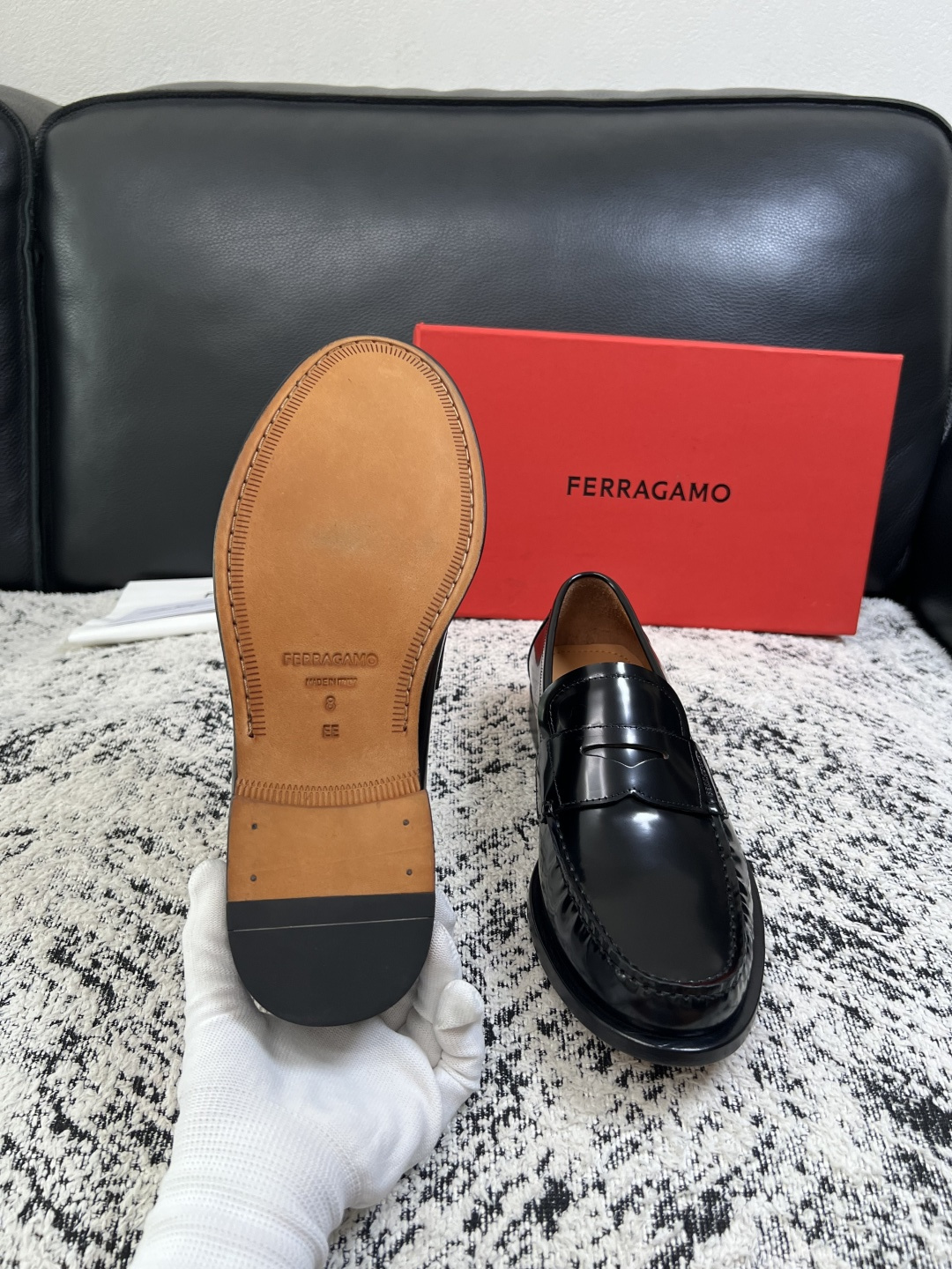 Ferragamo  高品质  顶级工艺品  菲拉格慕  皮鞋专柜同步发售原厂配置，意大利进口原版牛皮，进口水染牛里 ，