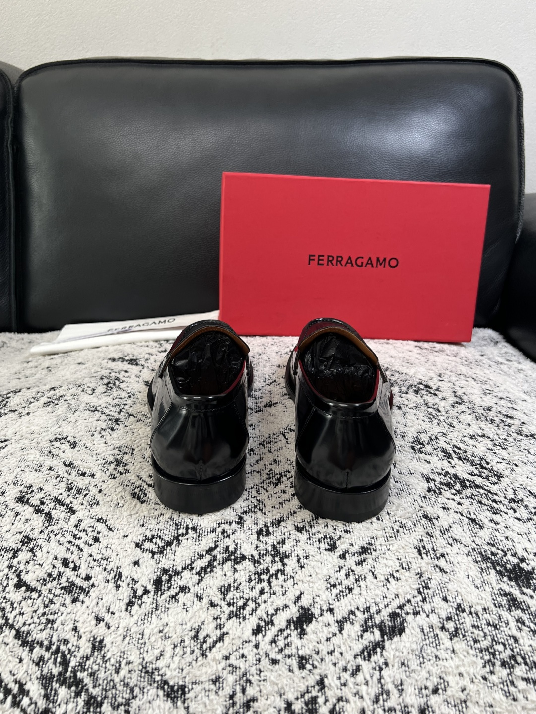 Ferragamo  高品质  顶级工艺品  菲拉格慕  皮鞋专柜同步发售原厂配置，意大利进口原版牛皮，进口水染牛里 ，