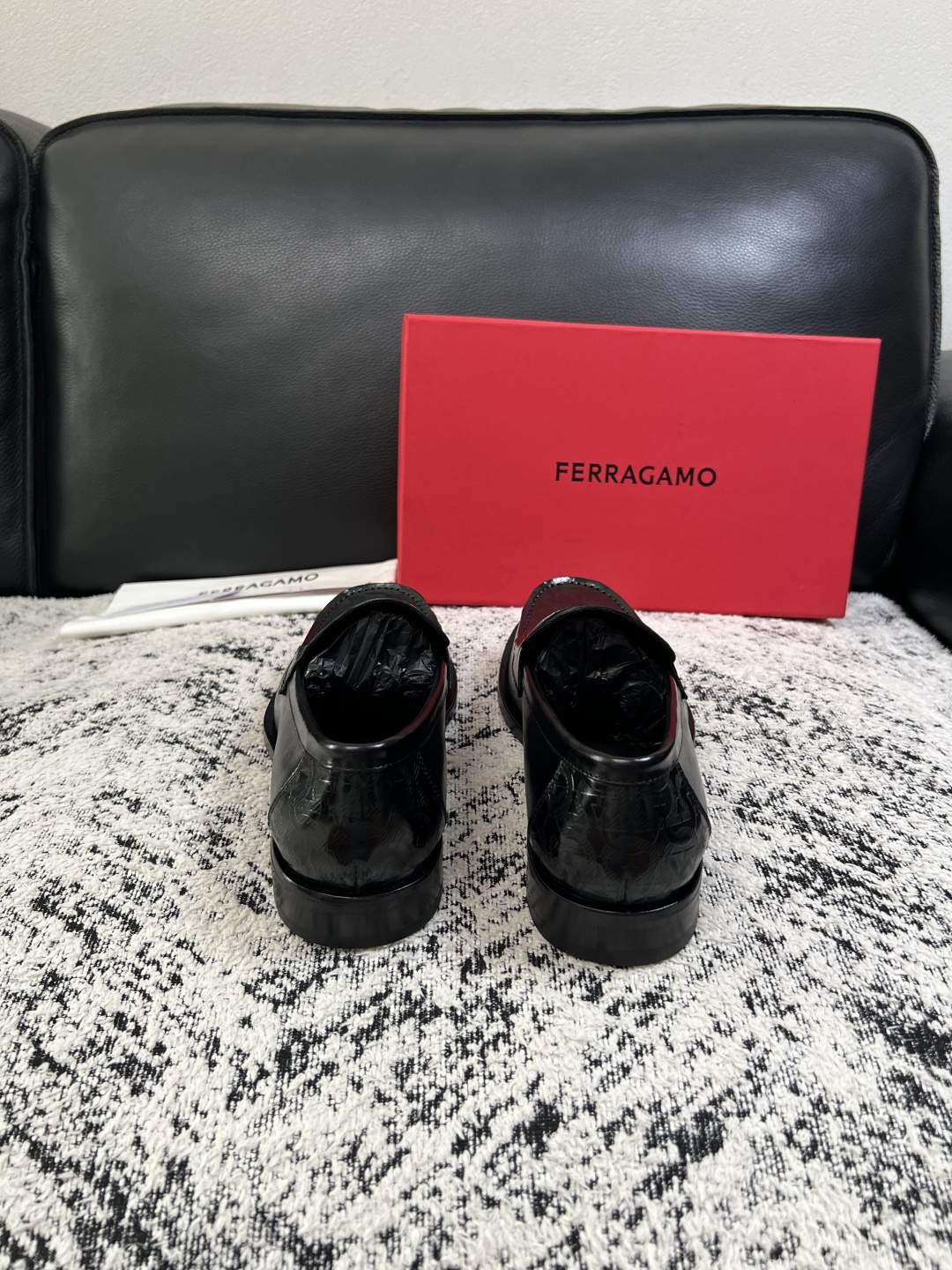 Ferragamo  高品质  顶级工艺品  菲拉格慕  皮鞋专柜同步发售原厂配置，意大利进口原版牛皮，进口水染牛里 ，
