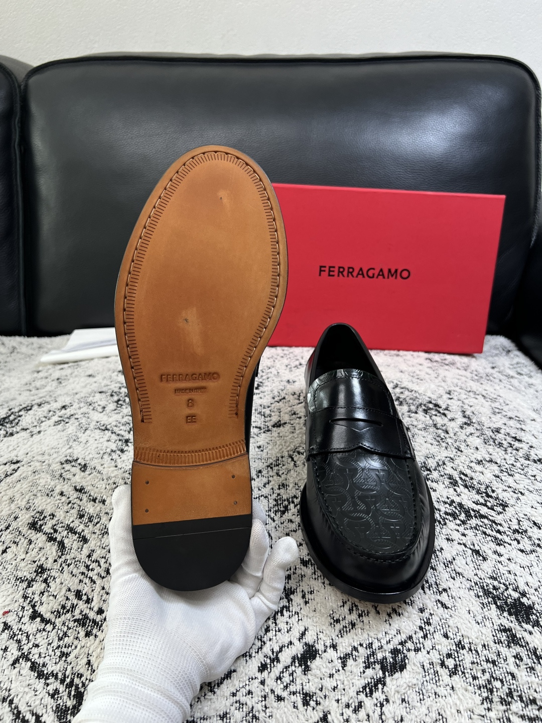 Ferragamo  高品质  顶级工艺品  菲拉格慕  皮鞋专柜同步发售原厂配置，意大利进口原版牛皮，进口水染牛里 ，